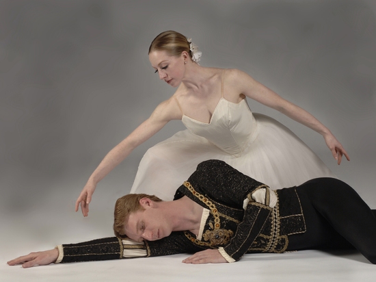 Christine Rennie and Eddie Mikrut in Nashville Ballet's "Giselle" Photo